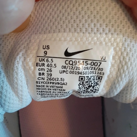 Nike sneaker - Picture 3 of 9